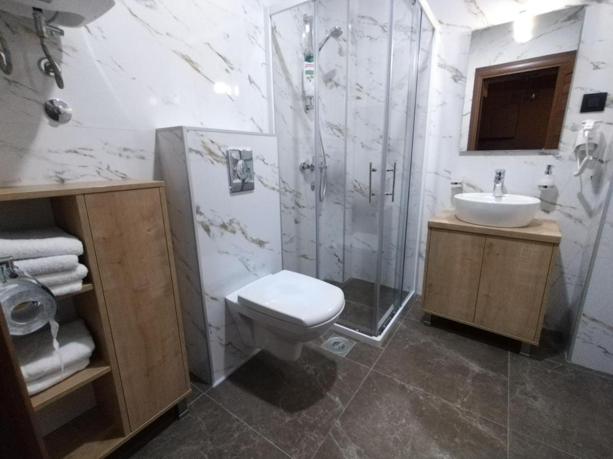 Apartmani Fantasia ツェティニェ エクステリア 写真