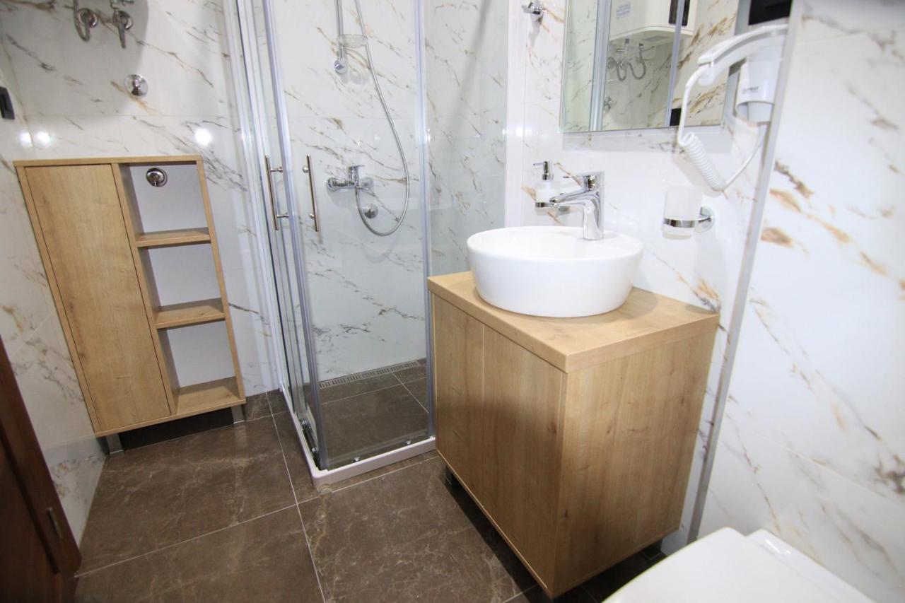 Apartmani Fantasia ツェティニェ エクステリア 写真