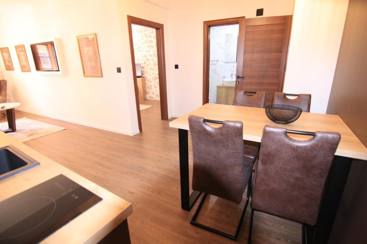 Apartmani Fantasia ツェティニェ エクステリア 写真